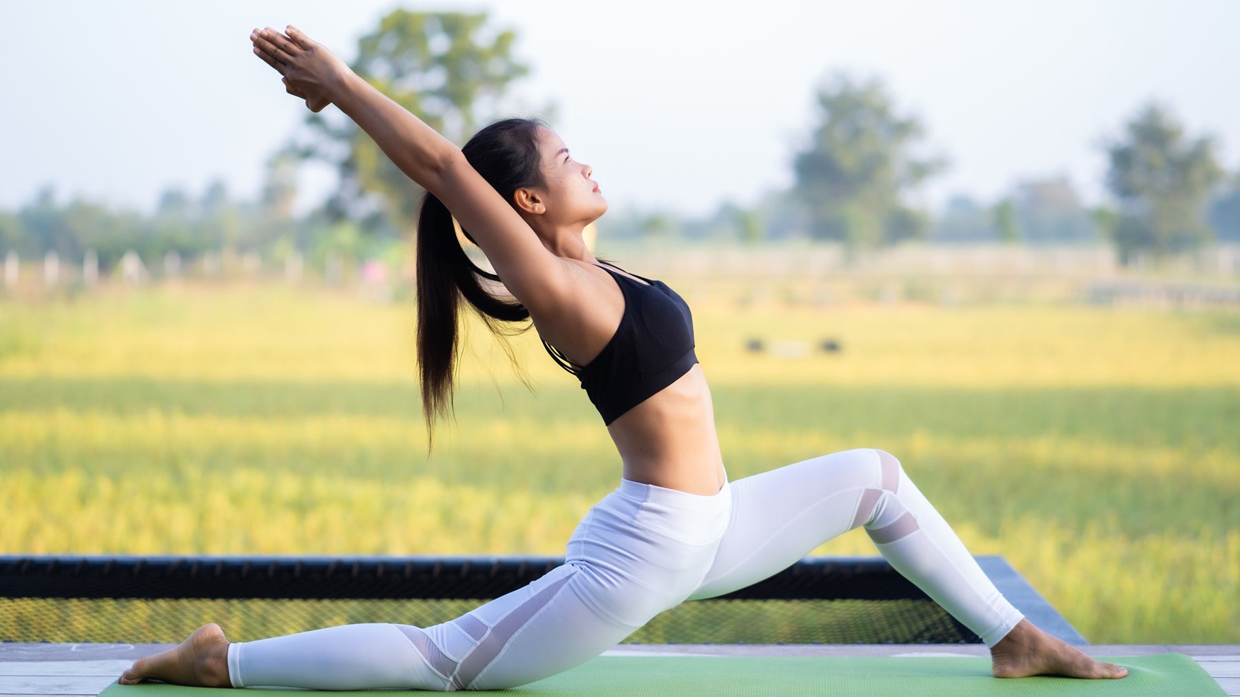 yoga là phương pháp tự nhiên cực tốt để giúp bạn đi vào giấc ngủ dễ dàng