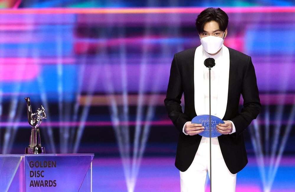 Lee Min Ho phong độ tại lễ trao giải Golden Disc Awards