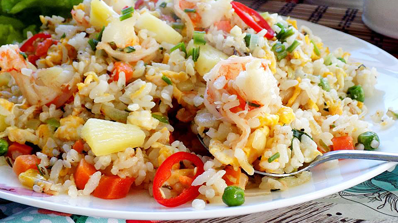 Nguyên liệu làm món cơm chiên Dương Châu hải sản